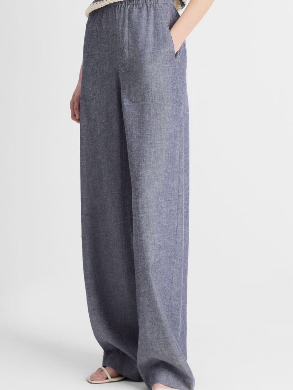 Vince Mid-rise pull on pant in indigo - Large